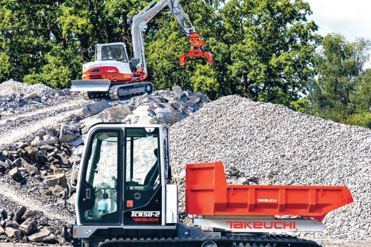 En primer plano, el tractor de orugas TCR50-2, y al fondo, la excavadora de cadenas TB290-2.