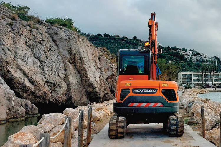 Miniexcavadora Develon DX62R