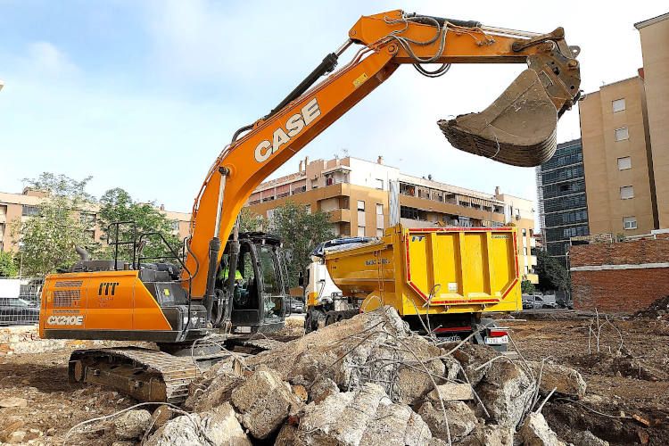 La potente y eficiente excavadora Case CX210E que resaltan los clientes en Andalucía